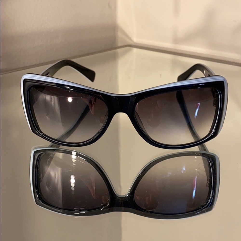 Tres Noir Sunglasses